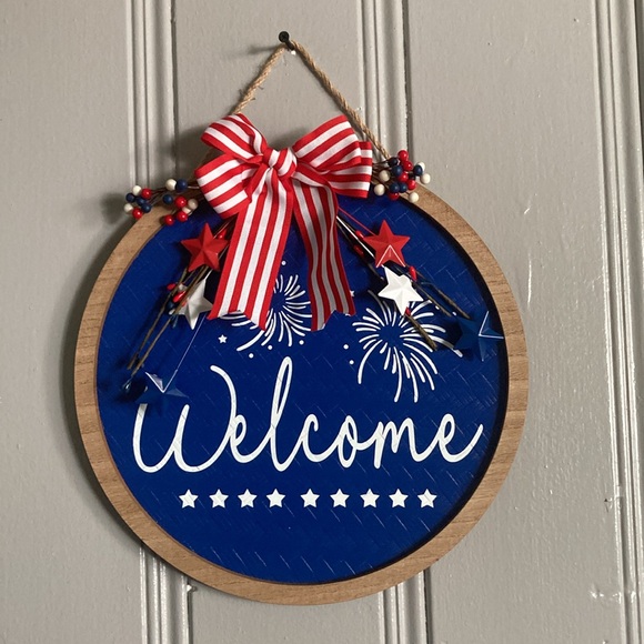 NWT- Round Wooden- Blue Wicker- WELCOME Patriotic Decoration Sign 🇺🇸🎇⭐️ - Picture 4 of 17